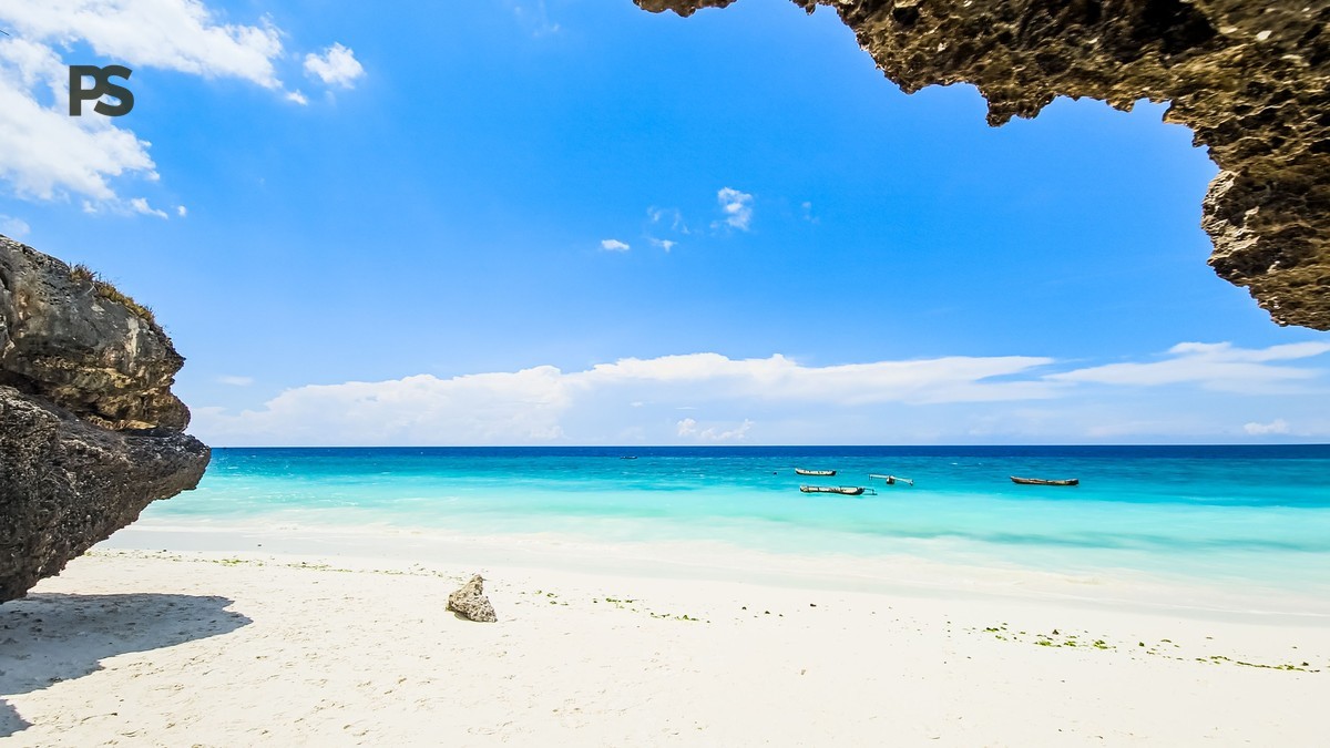 Diani Beach Dhow Sunset Cruise: $70 Dinner Sail -- Photo by one second before sunset on Pexels