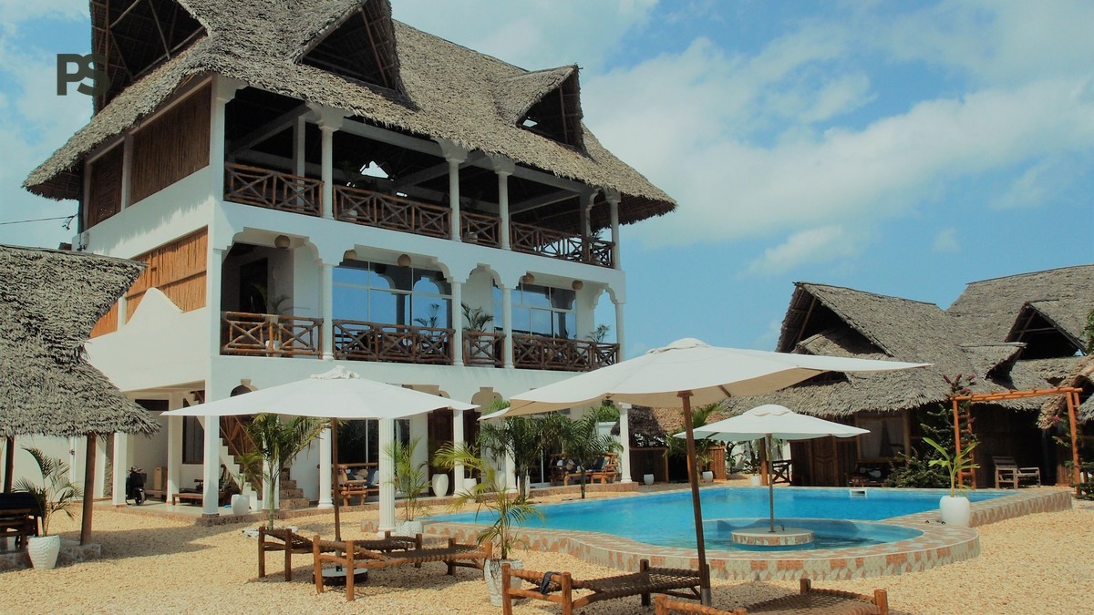 Kenya Safari Lodge Booking Direct: Save or Not?