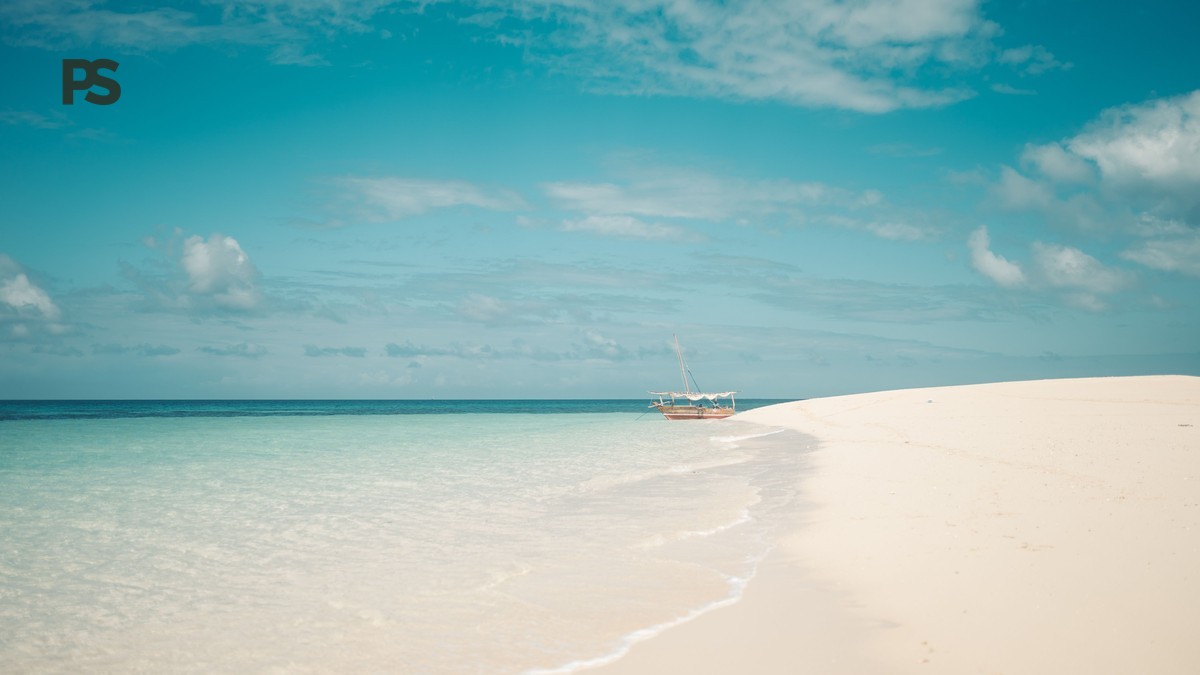 Diani Beach Kitesurfing Lessons: $130 to $720 -- Photo by Taryn Elliott on Pexels
